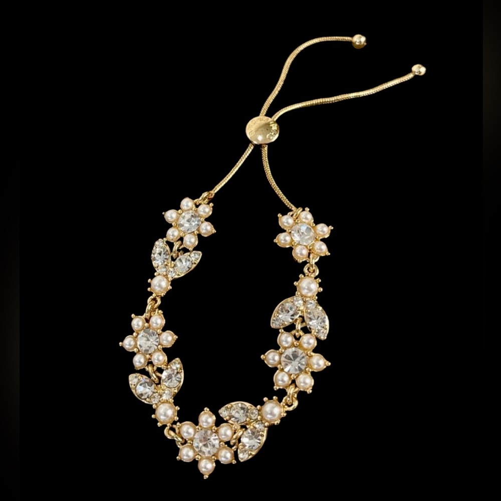 Gold-Tone Crystal & Imitation Pearl
Flower Slider Bracelet